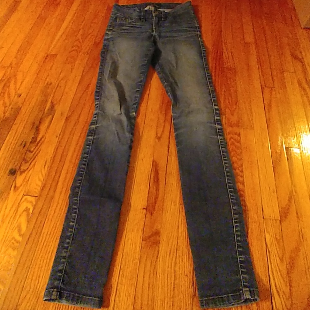 NWOT Guess Jeans Brittney Skinny